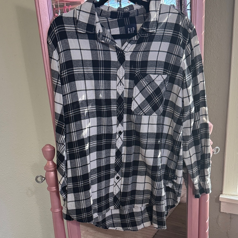 GAP Black and White Plaid Button Down Shirt